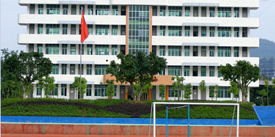 <b>四川閬中江南高級職業中學</b>